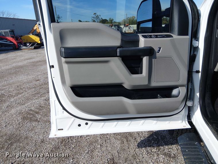 image for item EG1694 2019 Ford F250 Super Duty XL Crew Cab pickup truck