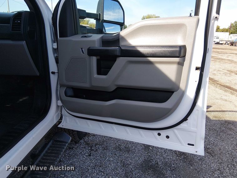 image for item EG1694 2019 Ford F250 Super Duty XL Crew Cab pickup truck