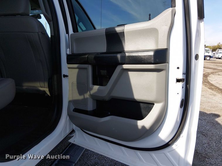 image for item EG1694 2019 Ford F250 Super Duty XL Crew Cab pickup truck