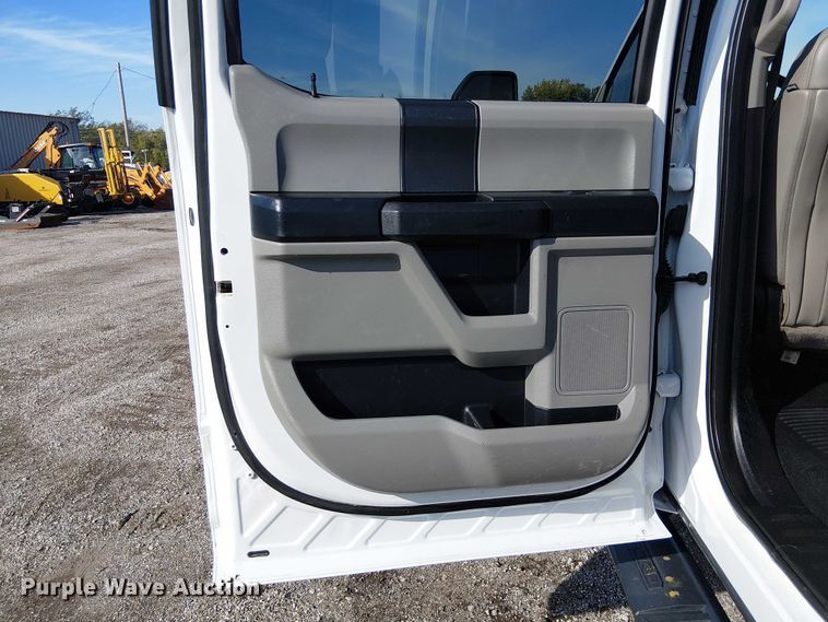 image for item EG1694 2019 Ford F250 Super Duty XL Crew Cab pickup truck