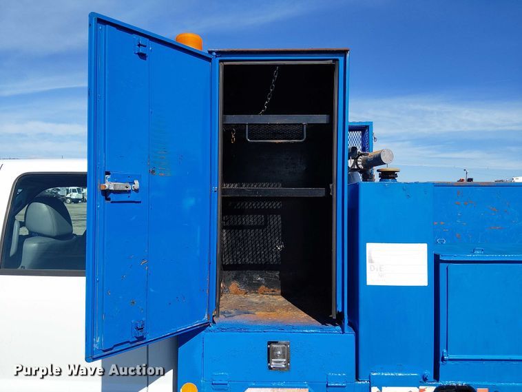 image for item EG1695 2016 Ford F450 Super Duty XL utility / service truck