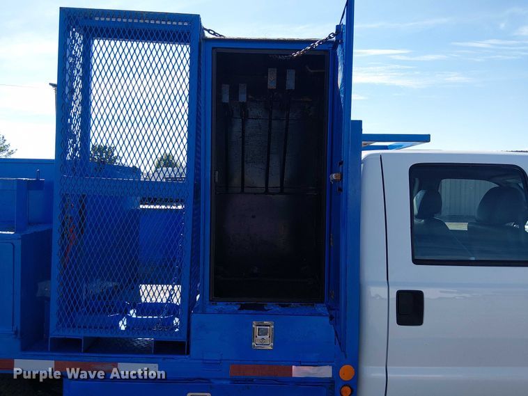 image for item EG1695 2016 Ford F450 Super Duty XL utility / service truck