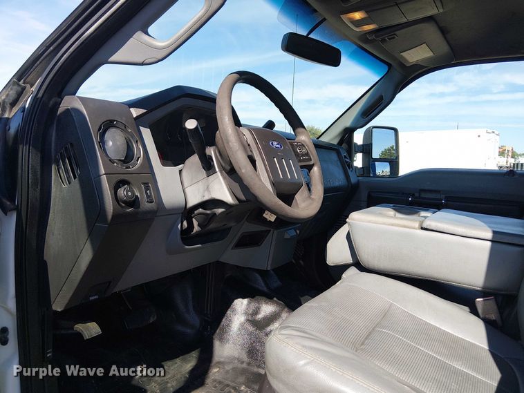 image for item EG1695 2016 Ford F450 Super Duty XL utility / service truck