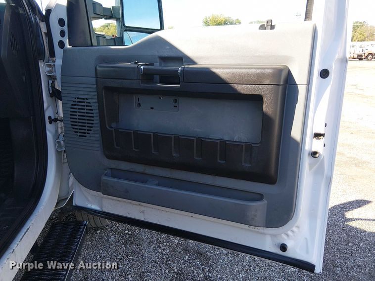 image for item EG1695 2016 Ford F450 Super Duty XL utility / service truck