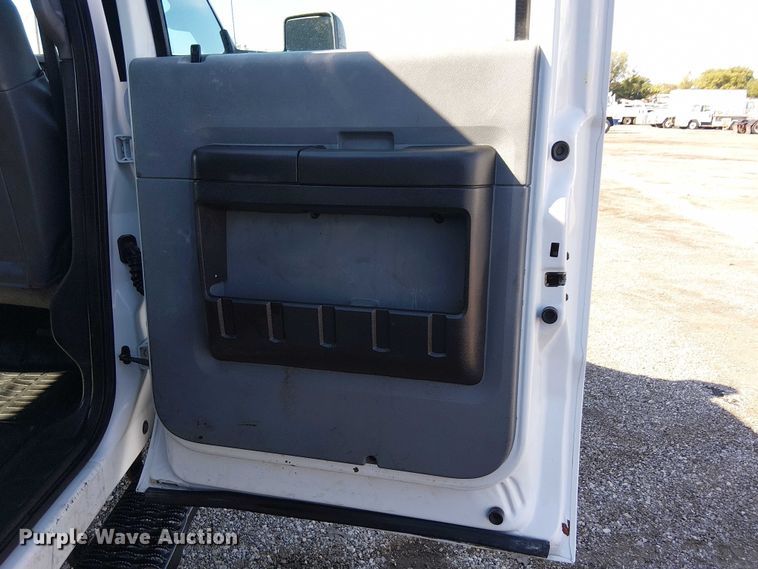 image for item EG1695 2016 Ford F450 Super Duty XL utility / service truck