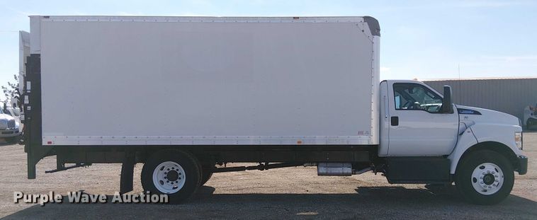 image for item EG1697 2016 Ford F650 Super Duty box truck