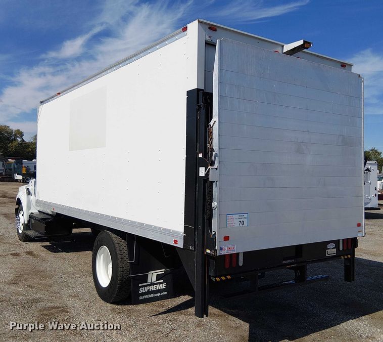 image for item EG1697 2016 Ford F650 Super Duty box truck