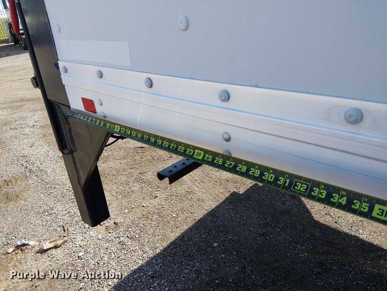 image for item EG1697 2016 Ford F650 Super Duty box truck