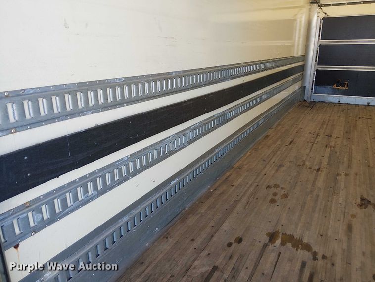 image for item EG1697 2016 Ford F650 Super Duty box truck