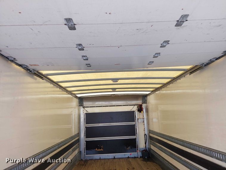 image for item EG1697 2016 Ford F650 Super Duty box truck