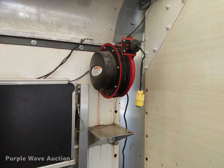 image for item EG1697 2016 Ford F650 Super Duty box truck