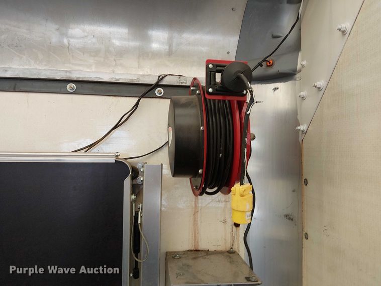 image for item EG1697 2016 Ford F650 Super Duty box truck