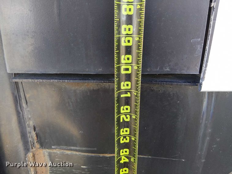 image for item EG1697 2016 Ford F650 Super Duty box truck