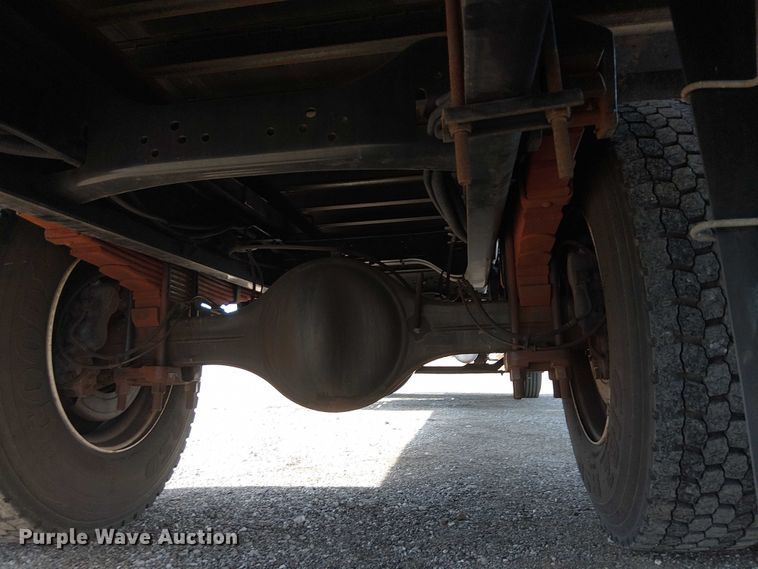 image for item EG1697 2016 Ford F650 Super Duty box truck