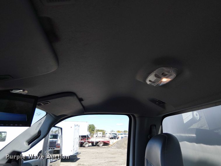 image for item EG1697 2016 Ford F650 Super Duty box truck