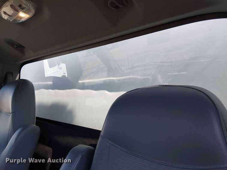 image for item EG1697 2016 Ford F650 Super Duty box truck