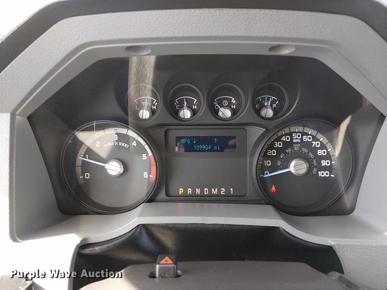 image for item EG1697 2016 Ford F650 Super Duty box truck