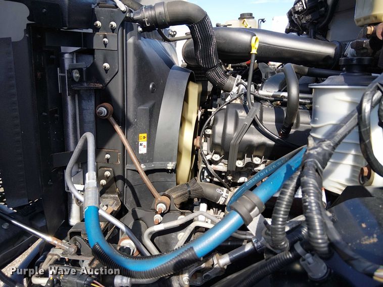 image for item EG1697 2016 Ford F650 Super Duty box truck