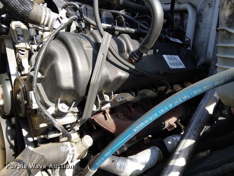 image for item EG1697 2016 Ford F650 Super Duty box truck