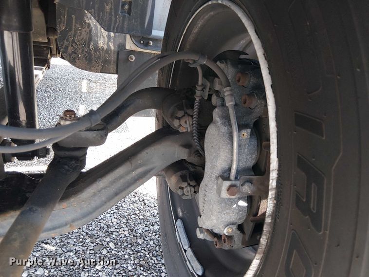 image for item EG1697 2016 Ford F650 Super Duty box truck