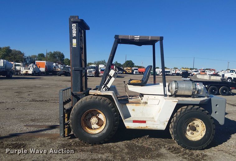 image for item EG1702 Clark  IT60 forklift