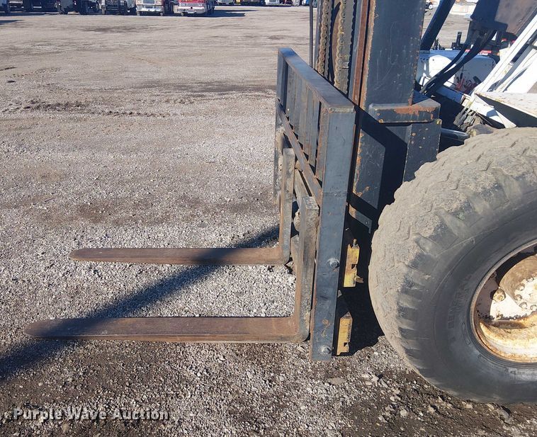 image for item EG1702 Clark  IT60 forklift