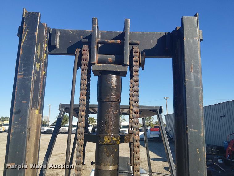 image for item EG1702 Clark  IT60 forklift