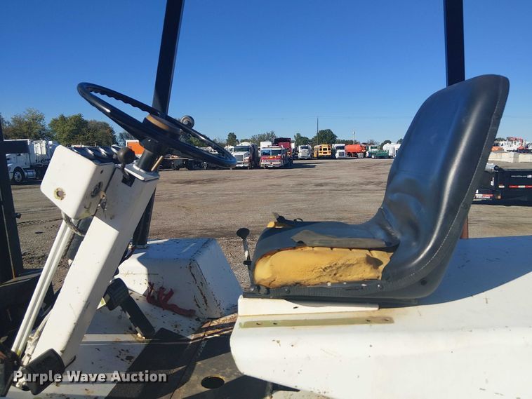 image for item EG1702 Clark  IT60 forklift