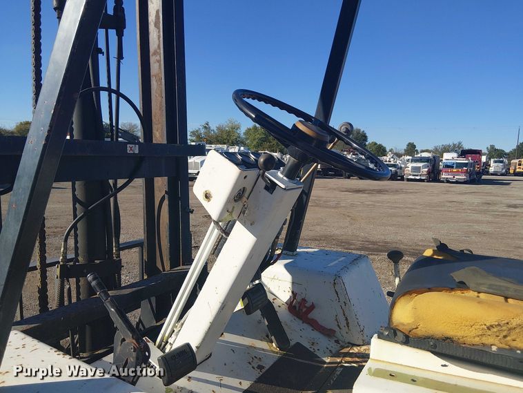 image for item EG1702 Clark  IT60 forklift