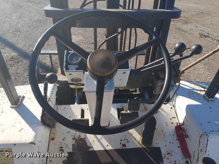 image for item EG1702 Clark  IT60 forklift