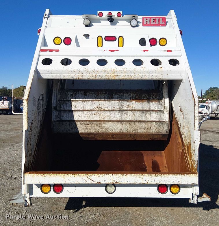 image for item EG1706 2018 Peterbilt 348 refuse truck
