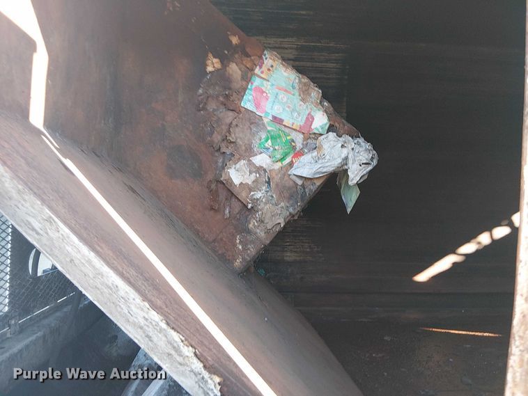 image for item EG1706 2018 Peterbilt 348 refuse truck