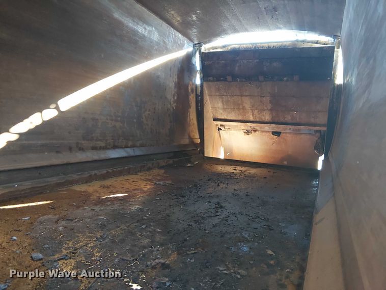 image for item EG1706 2018 Peterbilt 348 refuse truck