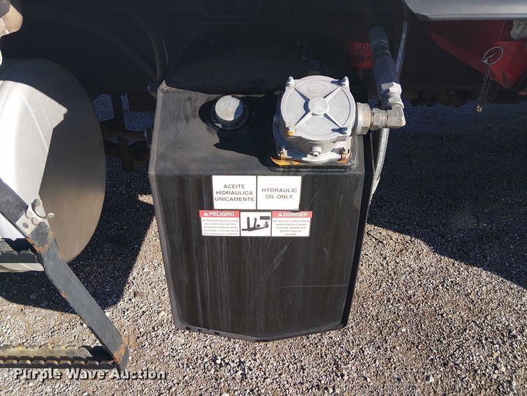 image for item EG1706 2018 Peterbilt 348 refuse truck