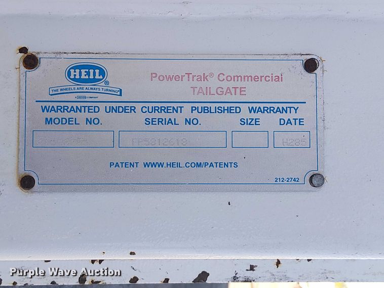 image for item EG1706 2018 Peterbilt 348 refuse truck