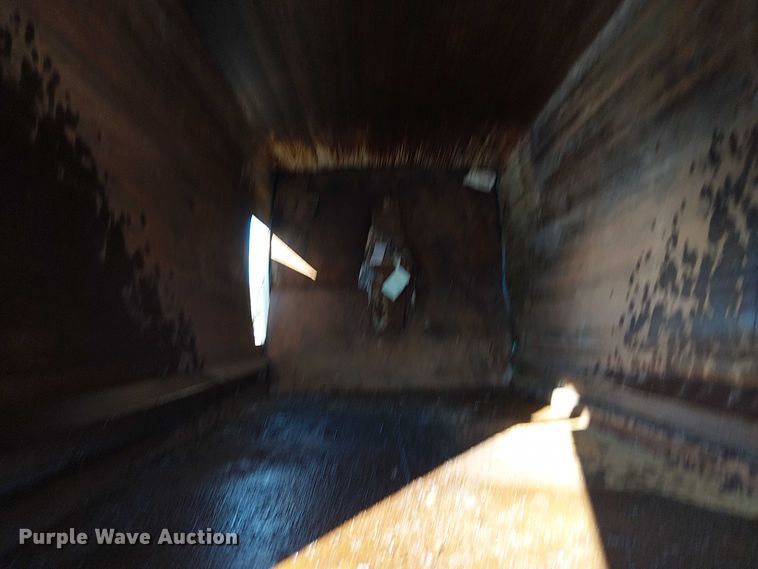 image for item EG1706 2018 Peterbilt 348 refuse truck