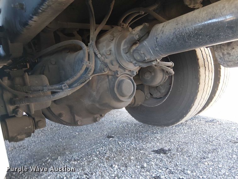 image for item EG1706 2018 Peterbilt 348 refuse truck