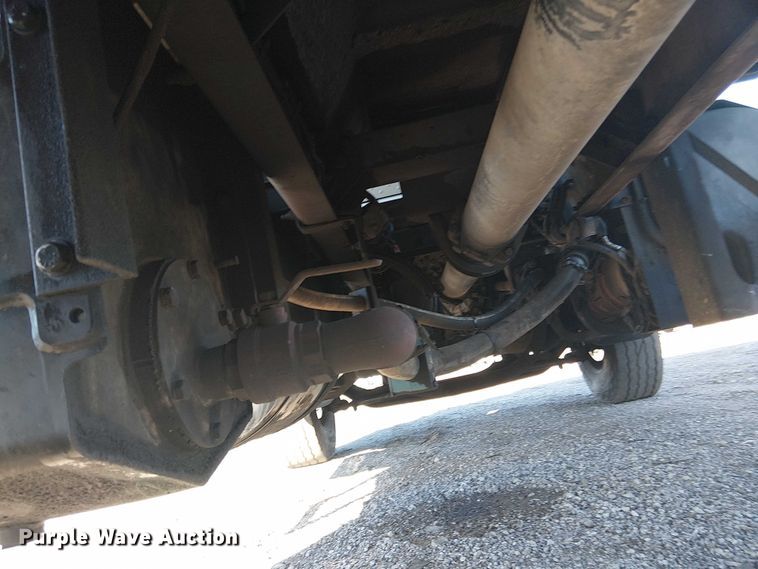 image for item EG1706 2018 Peterbilt 348 refuse truck