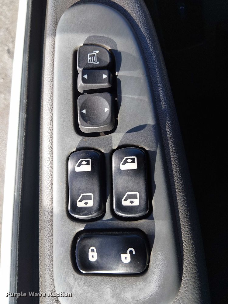 image for item EG1706 2018 Peterbilt 348 refuse truck