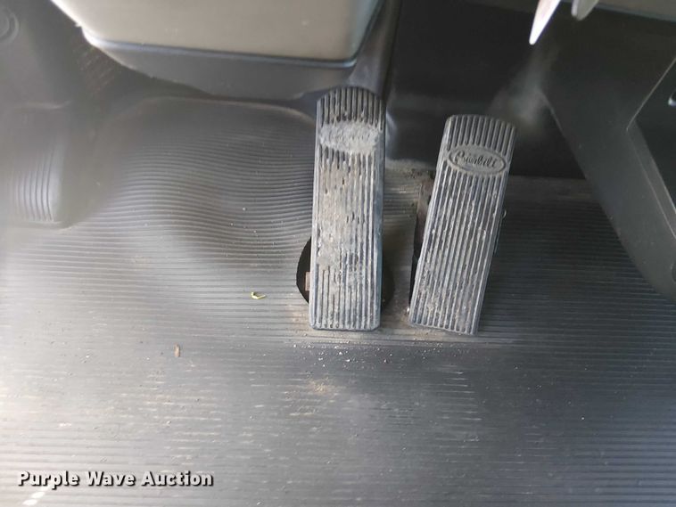 image for item EG1706 2018 Peterbilt 348 refuse truck