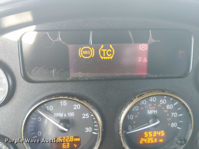 image for item EG1706 2018 Peterbilt 348 refuse truck