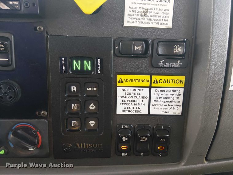 image for item EG1706 2018 Peterbilt 348 refuse truck