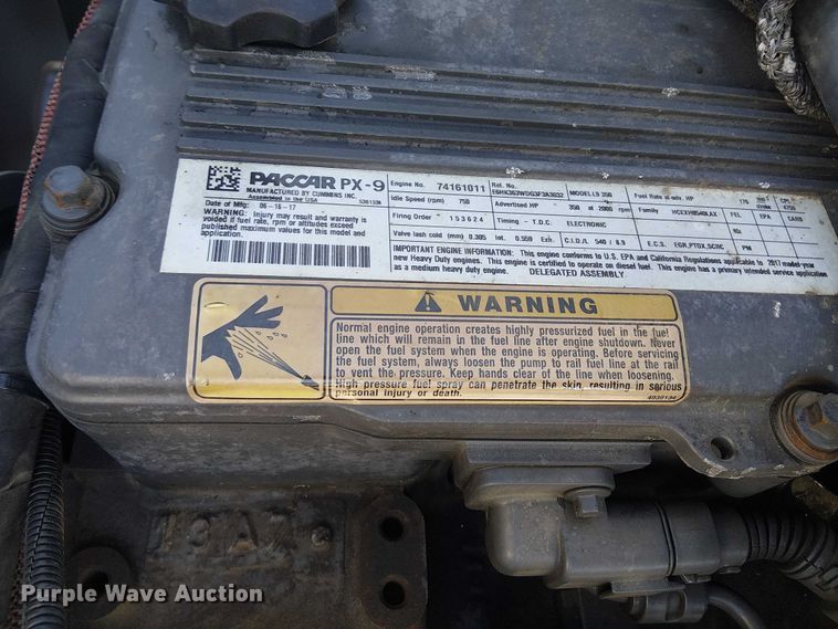 image for item EG1706 2018 Peterbilt 348 refuse truck