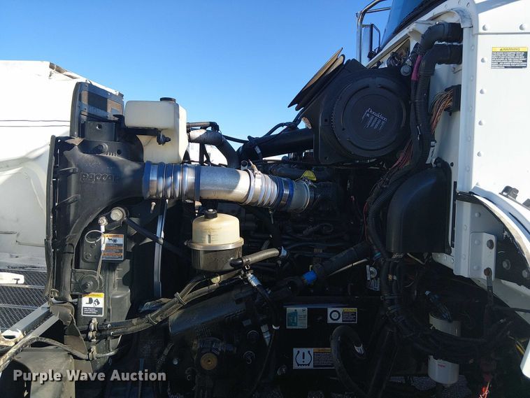 image for item EG1706 2018 Peterbilt 348 refuse truck