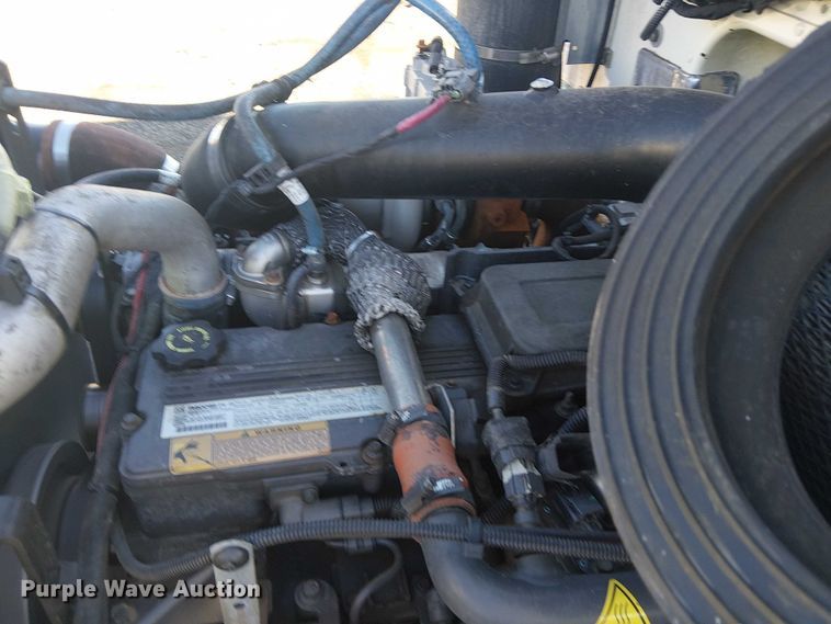 image for item EG1706 2018 Peterbilt 348 refuse truck