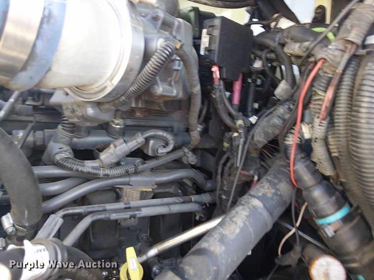 image for item EG1706 2018 Peterbilt 348 refuse truck