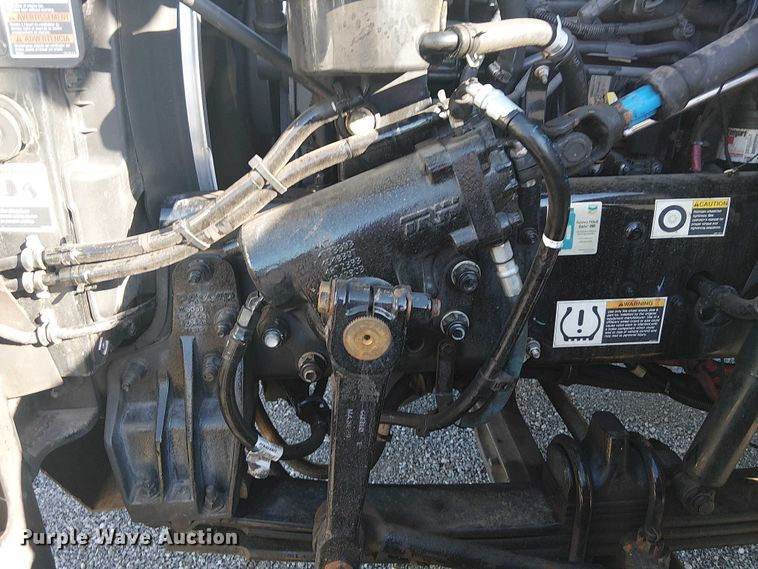 image for item EG1706 2018 Peterbilt 348 refuse truck