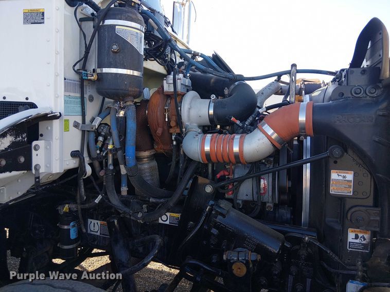 image for item EG1706 2018 Peterbilt 348 refuse truck