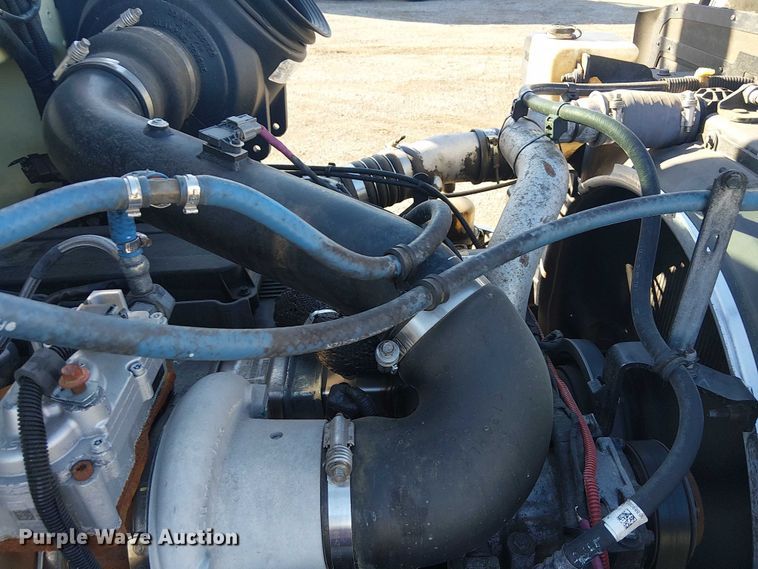 image for item EG1706 2018 Peterbilt 348 refuse truck