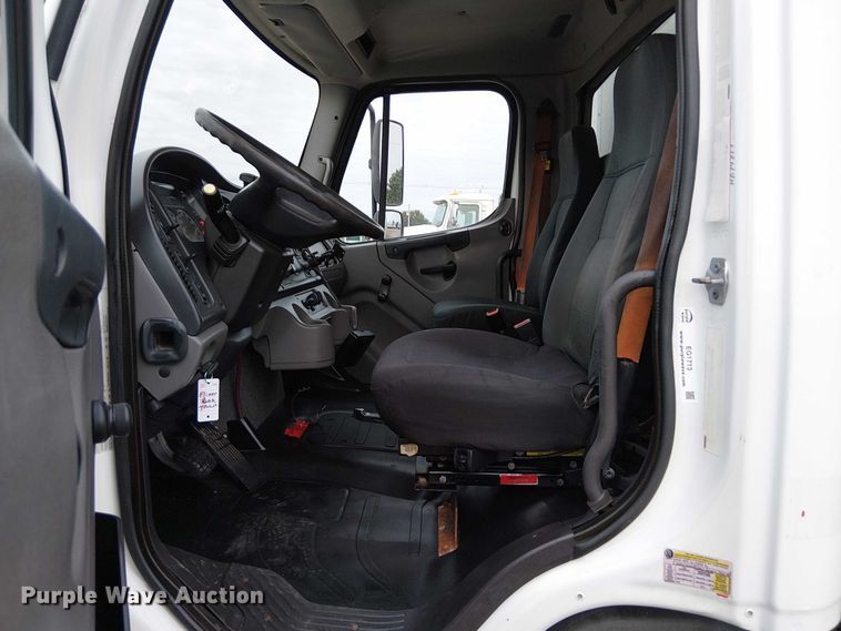 image for item EG1713 2012 Freightliner Business Class M2 box truck